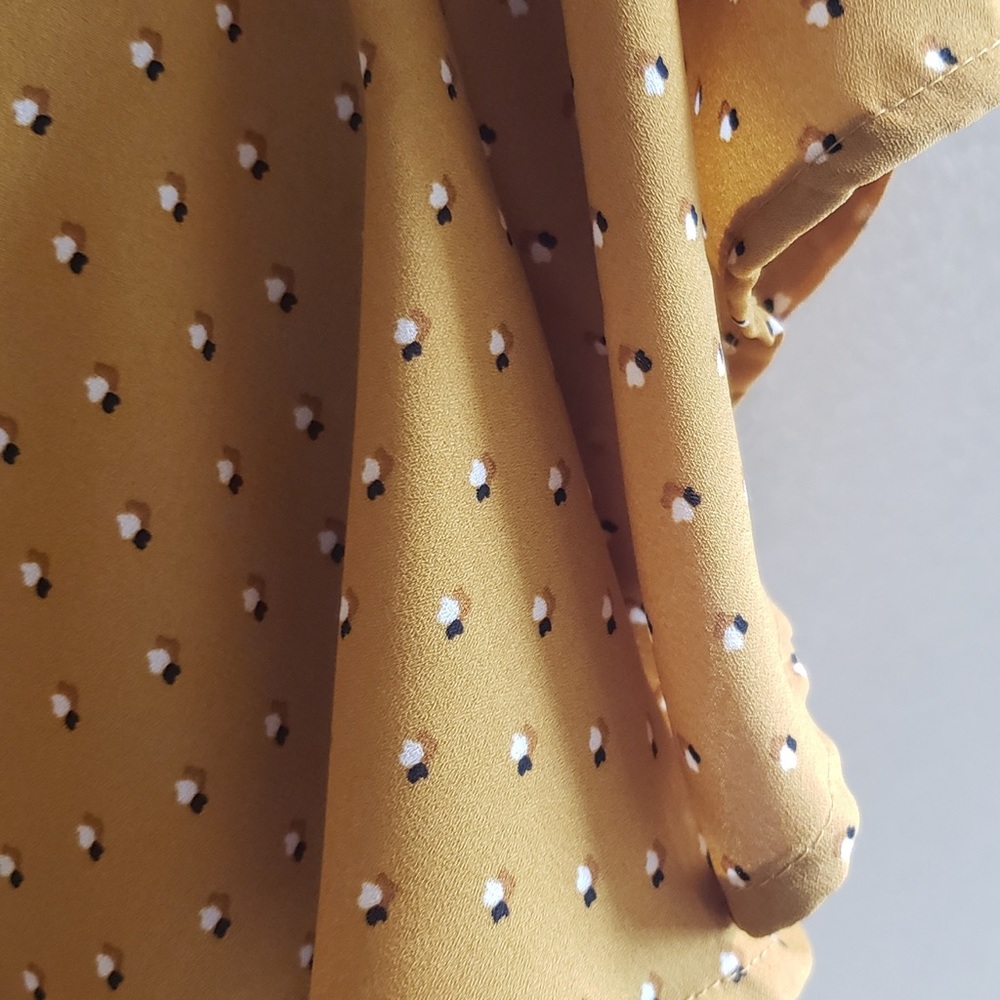 Spring/ Summer Top - Picture 3 of 4